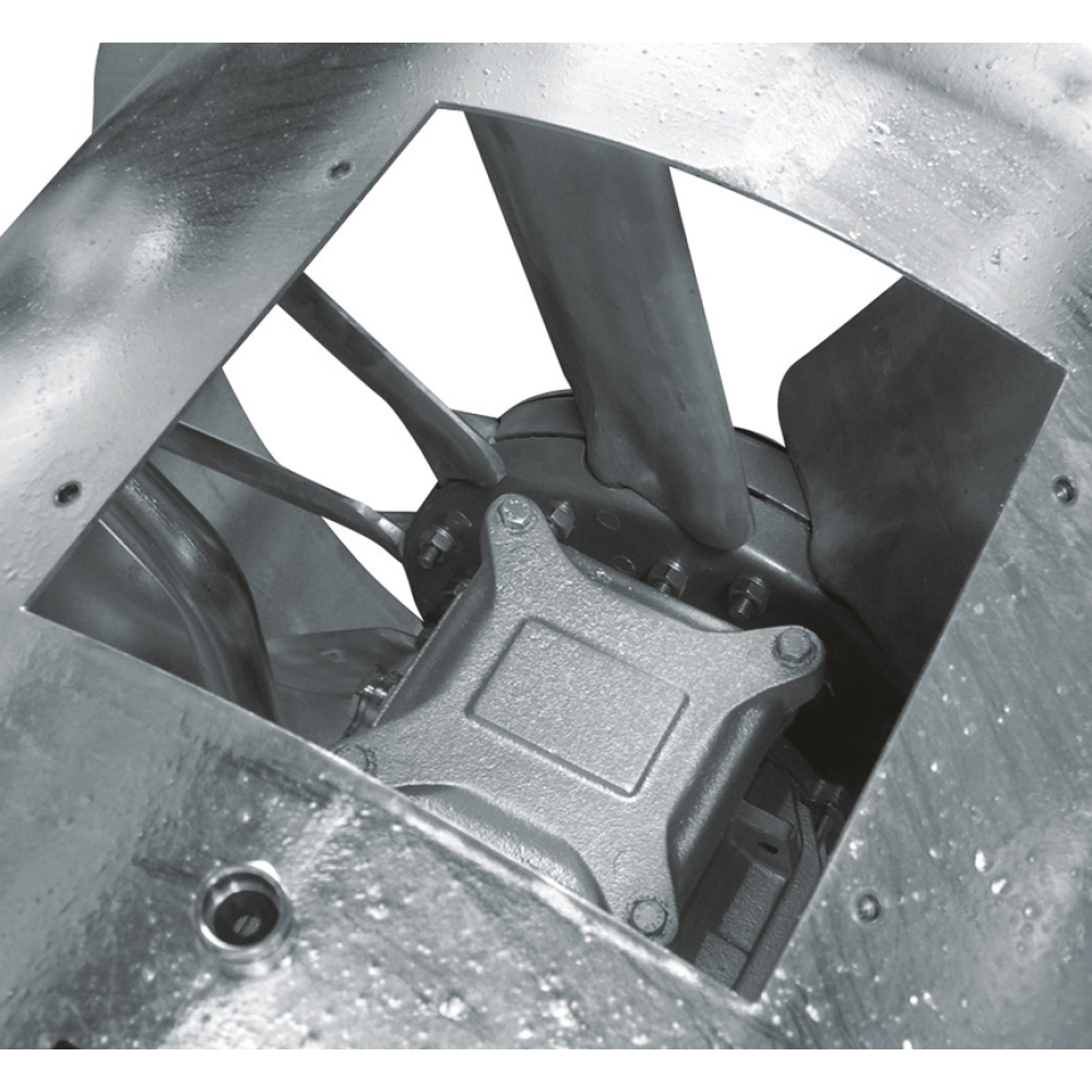 Konštrukcia LP - dlhá skriňa so servisnými dvierkami umožňuje prístup k motoru a uľahčuje pripojenie ventilátora